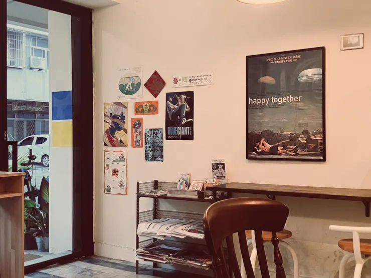 門邊的陰天午後