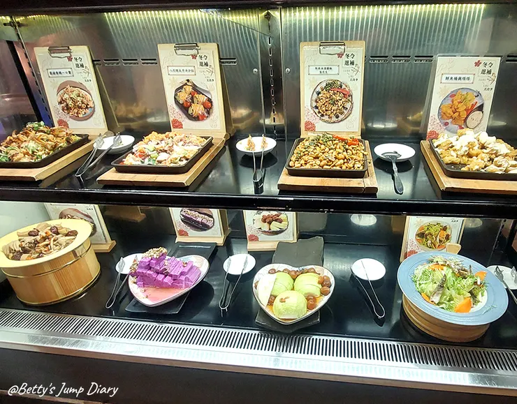 ▲芙洛麗大飯店-「食譜自助百匯餐廳」RECIPE HOUSE /圖片來源：Betty's Jump Diary