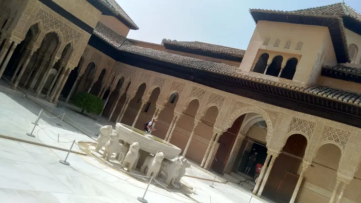 獅子庭院是阿爾罕布拉宮當中，讓我印象最深刻的地方