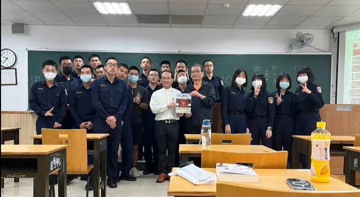 高哲翰講座回應「開運達人」楊登嵙　警校入班專題宣講滿堂彩。（圖/高哲翰講座教授 提供）