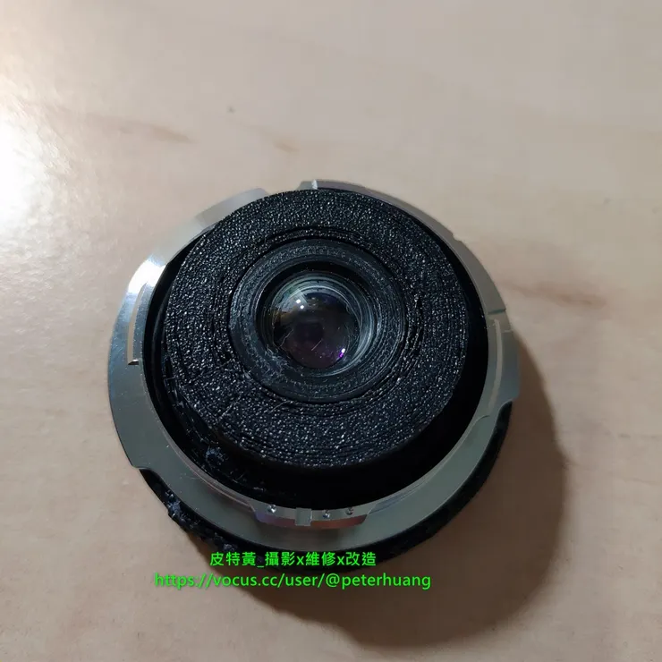 重新設計鏡體，並改成Leica M接環