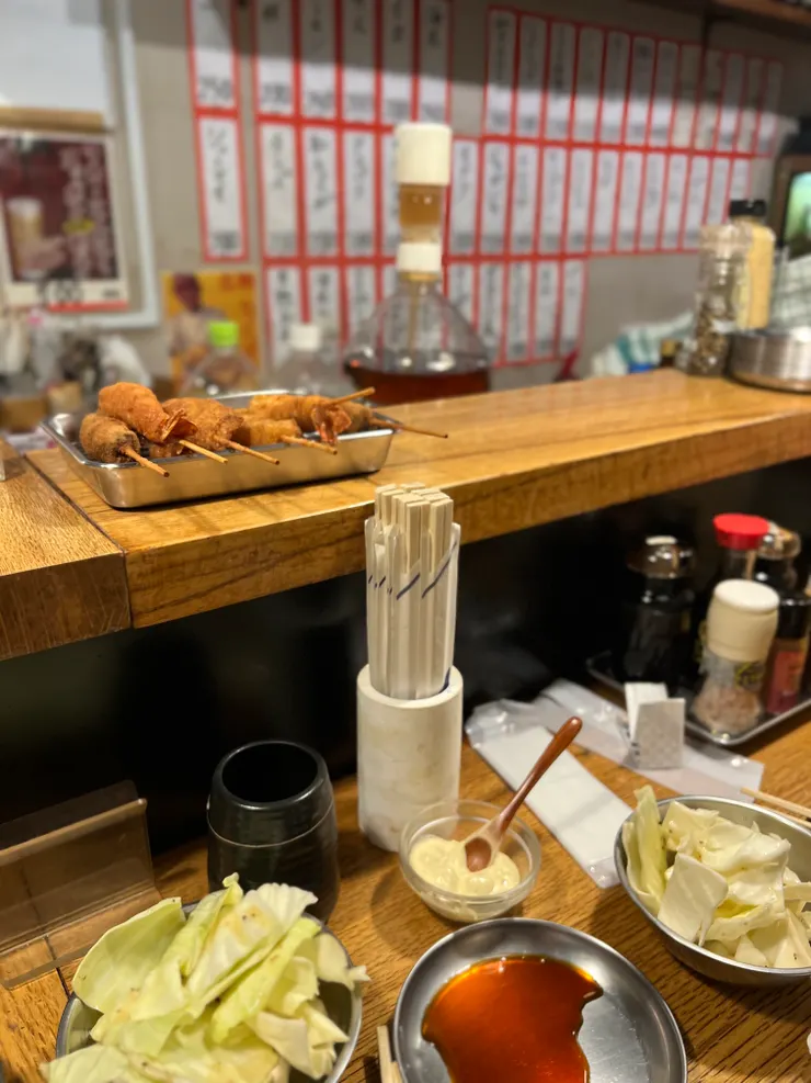 黑胡椒醬生拌高麗菜，很清爽