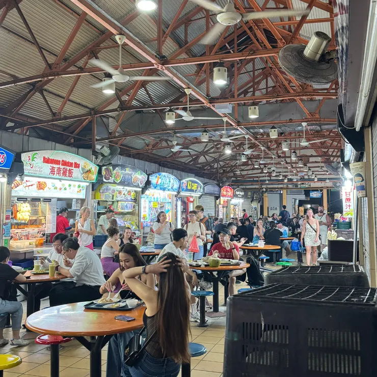 麥士威美食中心就是一個大型美食街