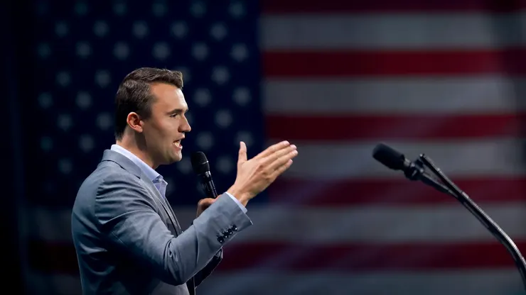 Charlie Kirk 作為美國當代保守派青年運動的領軍人物，為川普總統吸到大量的年輕選票。來源： Joe Raedle/Getty Images