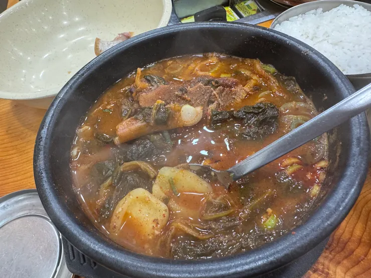 一人份馬鈴薯排骨湯的麵疙瘩