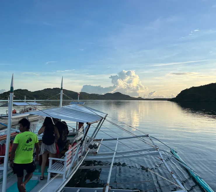 在海上看日出了