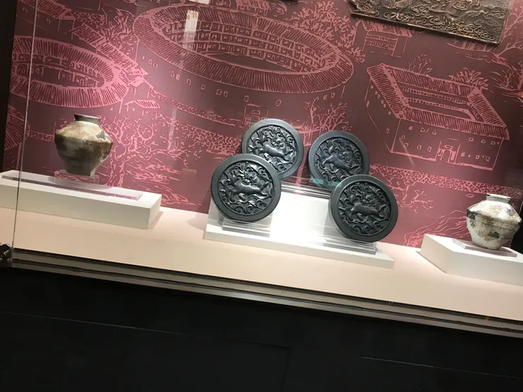 門口處也擺有裝飾品,但不知道是什麼。