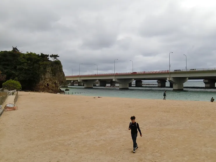 波上宮旁的海灘。（圖片來源：辰心）