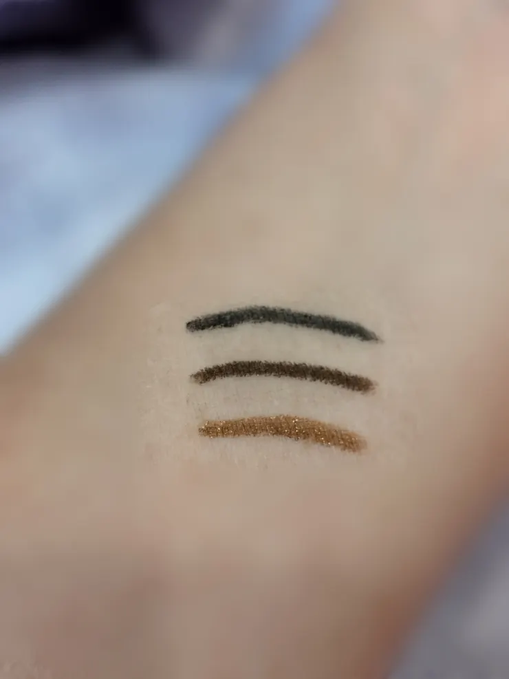 手臂試色 上到下分別是T2  T3  T4