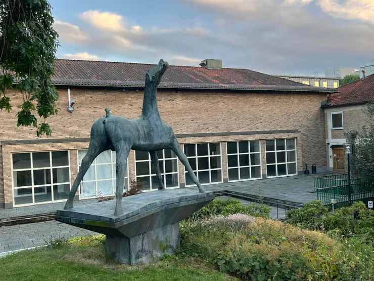 園區雕塑品和植栽