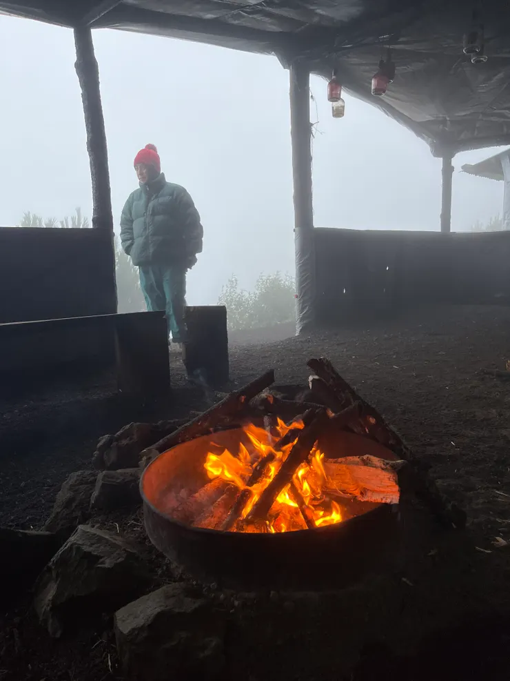 白牆！連對面的Fuego火山都看不到！