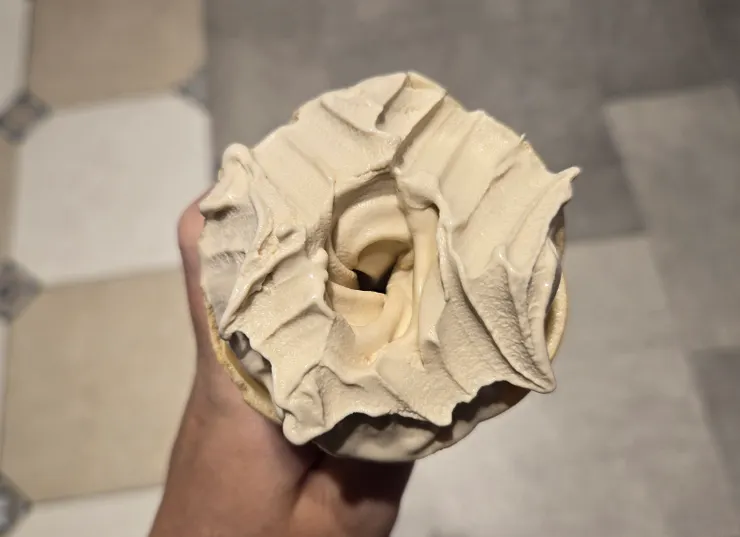 中間的洞沒有像全家的這麼大，可以說是完全被填滿，超棒的！