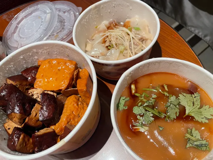 陳師兄素圓、抄手、福田豆乾，