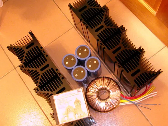 實體照片二，上面那張「展覽會之畫」是我喜愛的唱片之一