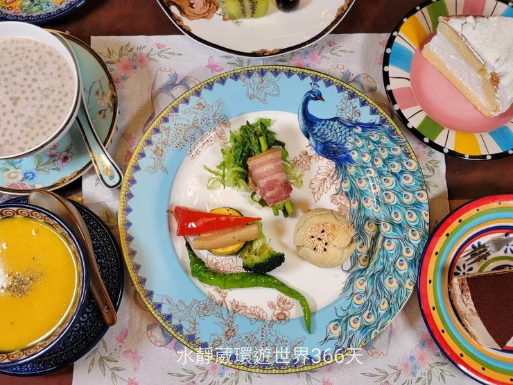 水上明月下午茶也是豐盛華麗，以波蘭濤上菜。