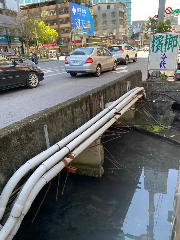 寶元路一段、寶慶街口