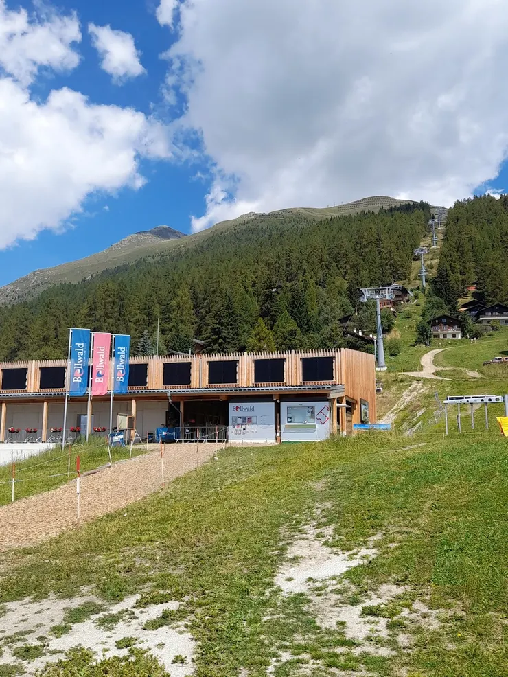 Bellwald纜車站與售票口