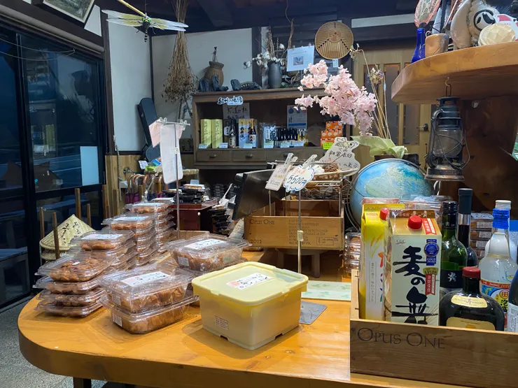 民宿同時也是個紀念品雜貨店