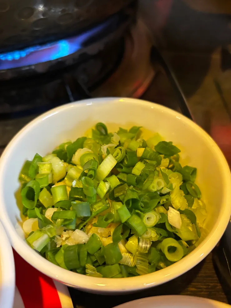 裝一碗滿滿的蔥蒜