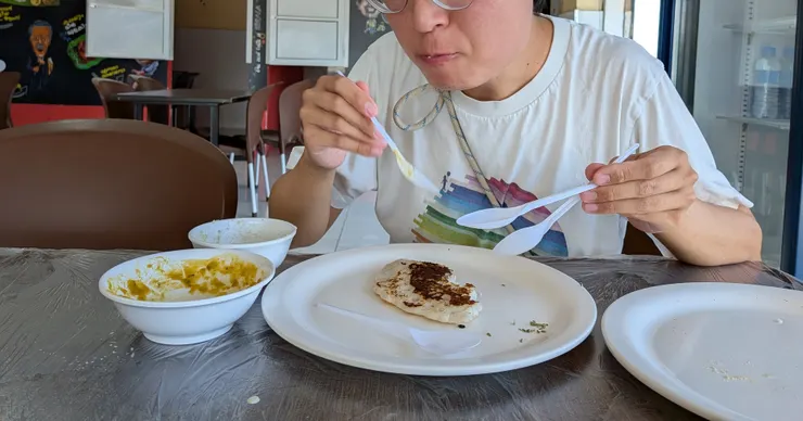 外國人吃印度料理，Photo: Zora @ Golden Restaurant (July 8, 2025)