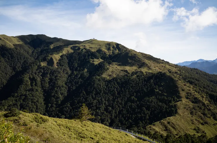 合歡山公路遠眺合歡北峰反射板