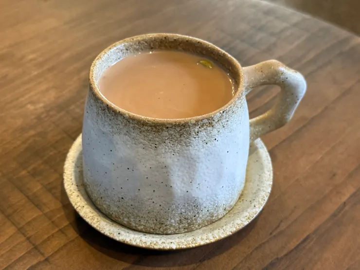 易拉姬香料奶茶 (皇后奶茶) H   180元