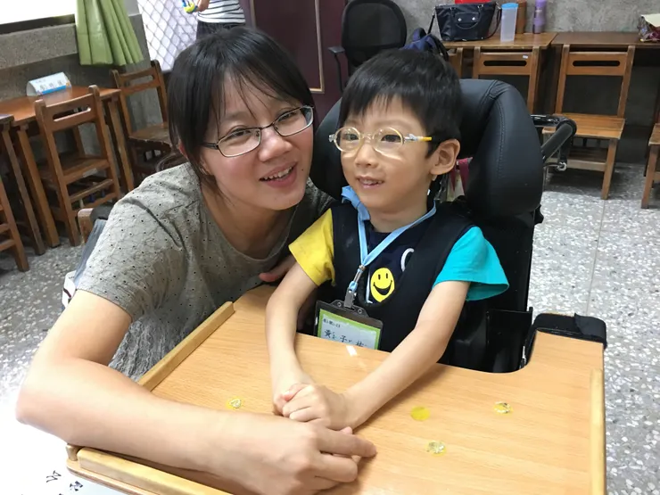 可以一起上學很棒，子祐上學我喜歡陪讀。