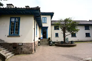 重建於1913年的英國領事館現為開港紀念館，介紹函館的開港歷史