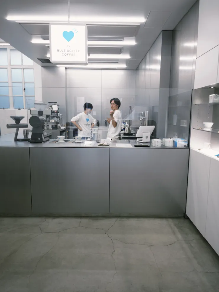 藍瓶咖啡的店員好像有話要跟我說的樣子XD