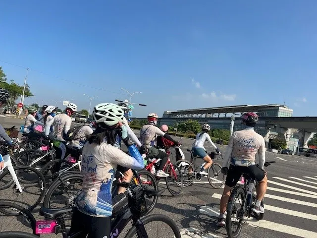 橋頭捷運站，橋頭是我覺得這十年來改變最大的鄉鎮