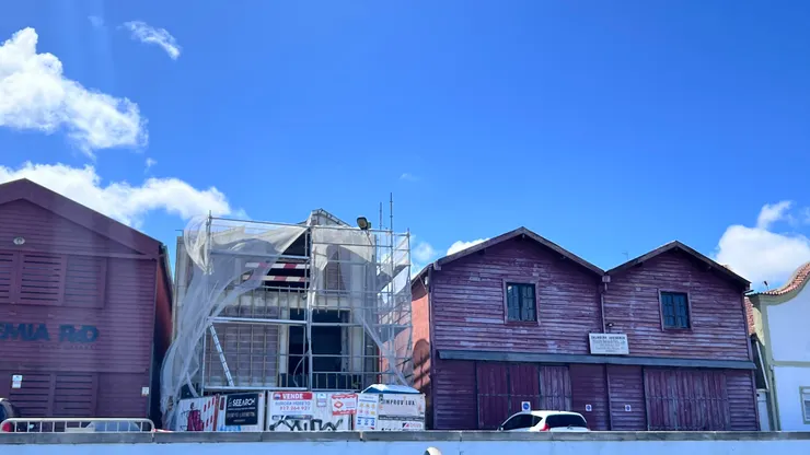 支線聖洛克運河兩旁的屋舍多作為倉庫和工寮