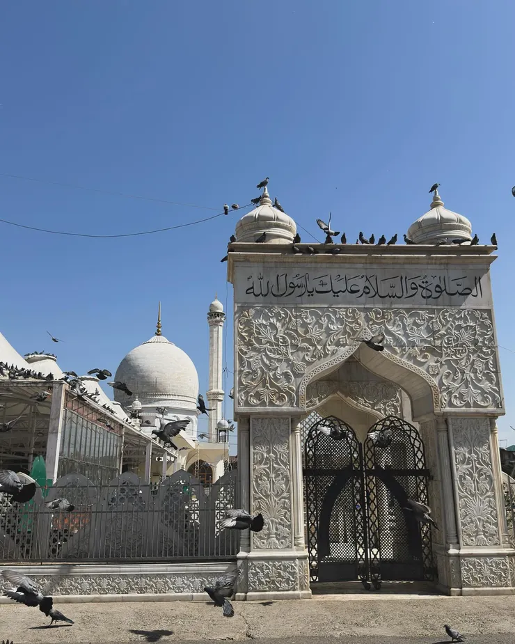 白色清真寺 Dargah Hazratbal Shrine