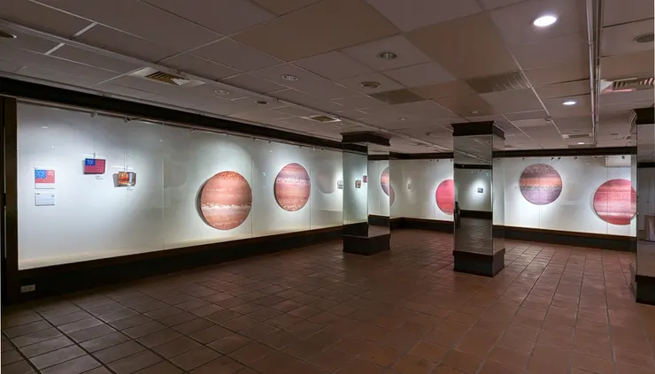 西元2025年4月15日，虹心球、空間與時間的對話。