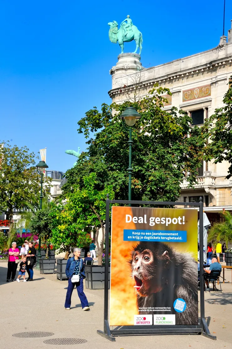 【隔壁動物園創立超過一百八十年 除卻珍禽異獸保護級廳舍亦可觀！由於時間有限，只進大門瀏覽了一下。】