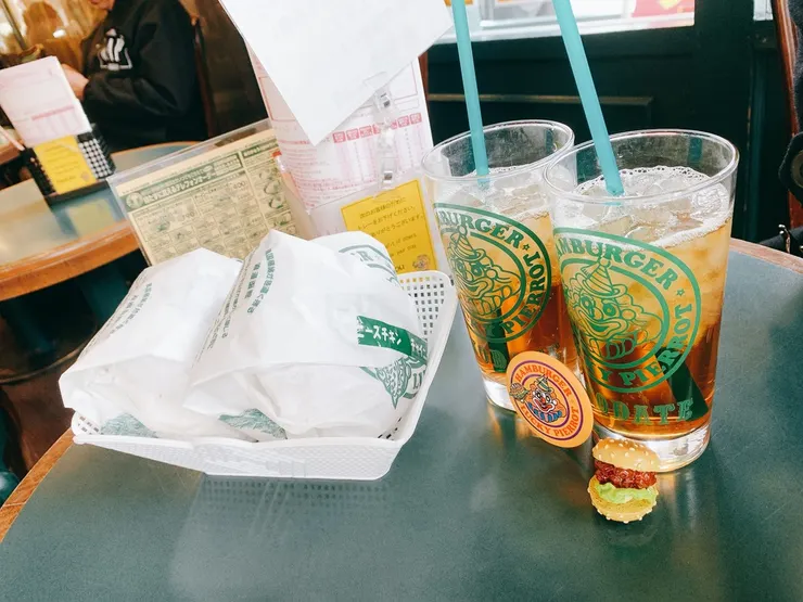 扭蛋跟漢堡套餐