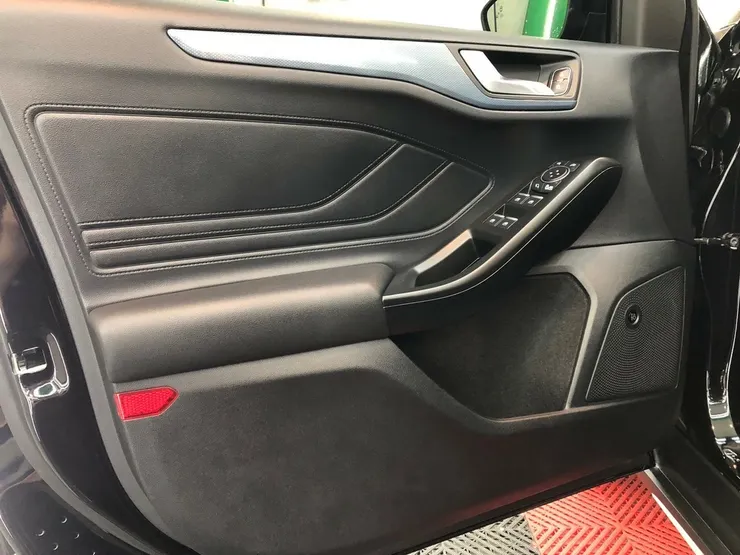 台南汽車美容鍍膜推薦【岫舫車體美研】是我遇過最細節的手工洗車