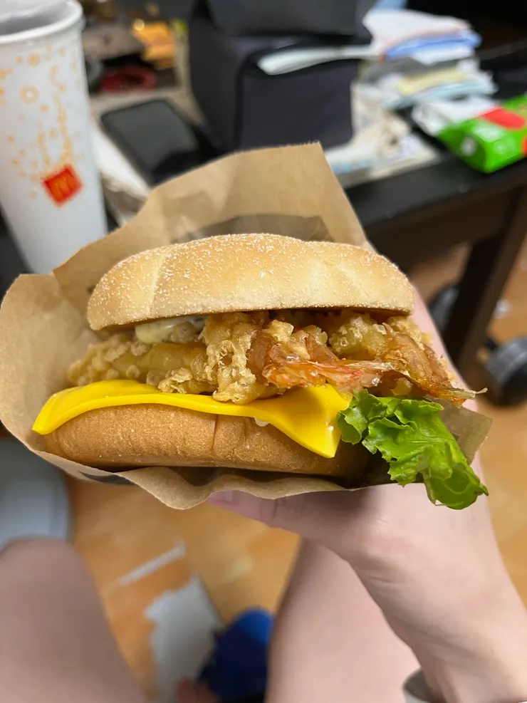 雙蝦天婦羅堡，這次沒有做錯了。