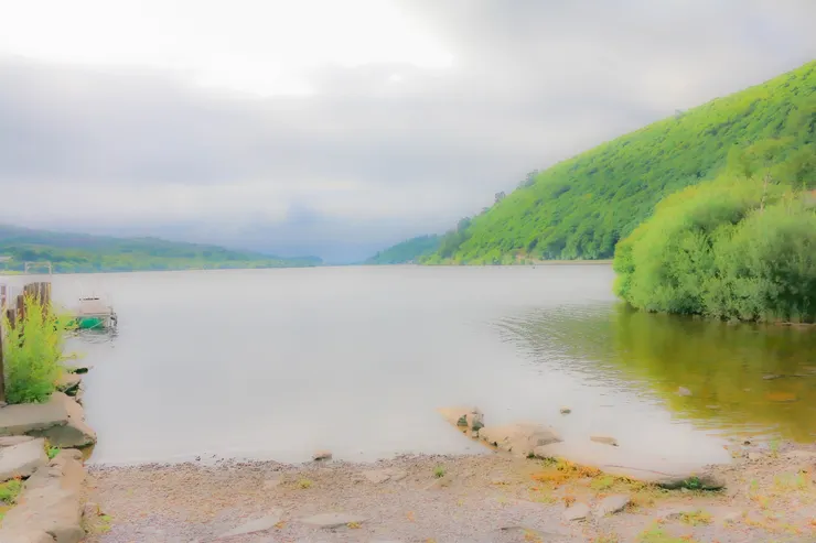 帕達恩湖畔一景