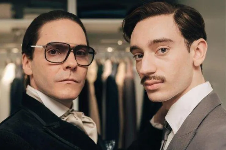 《造就卡爾拉格斐》劇照。