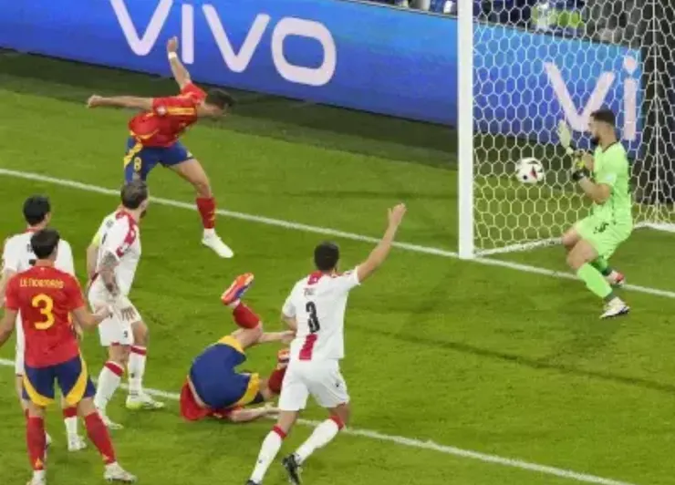 法比安路易斯頭槌破網射成2:1