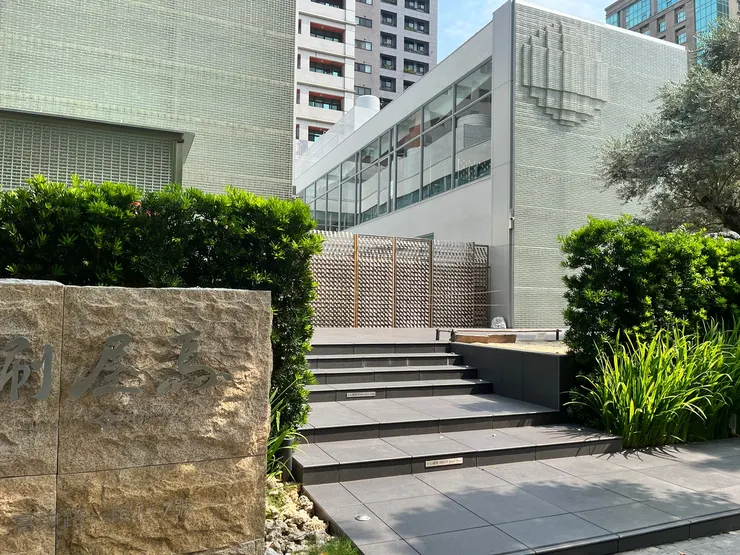 在白天騎車很容易被錯過的外表