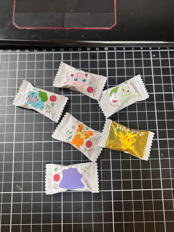 有各種寶可夢的包裝