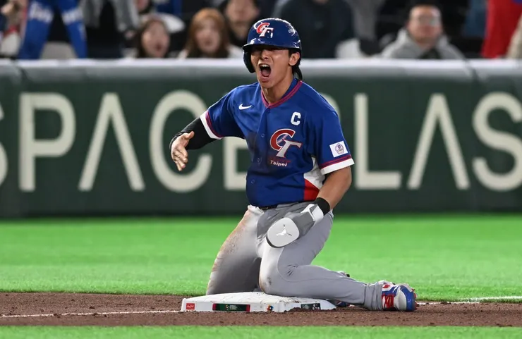 2026 年小組賽對上韓國，於延長賽 10 局上半奮不顧身滑上三壘的陳傑憲