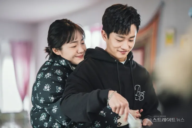 《愛在大都會》共計有三對情侶，景俊、麟伊這一對讓人有點痛心的共鳴