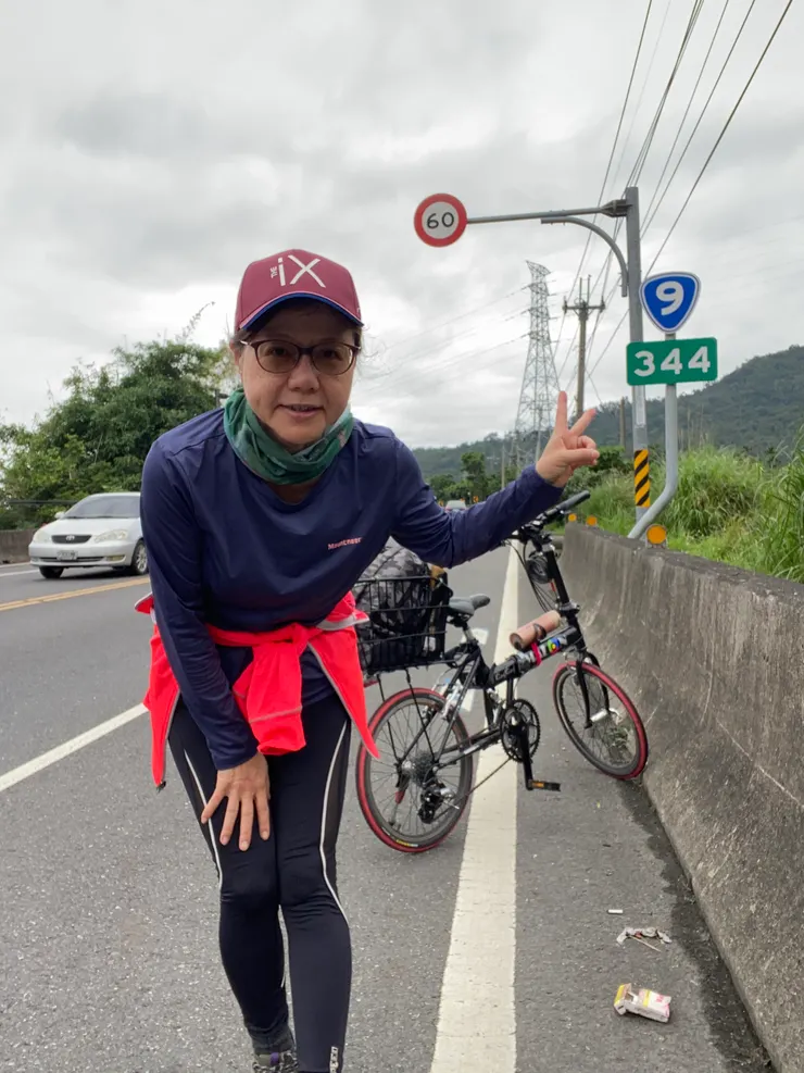 騎到這裡快沒氣了，笑不出來！