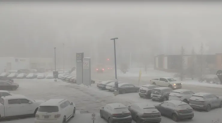 辦公室遙望窗外