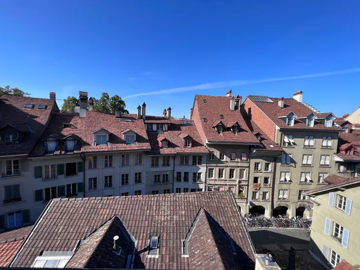 一排的老房子，我們住在舊城區，開心