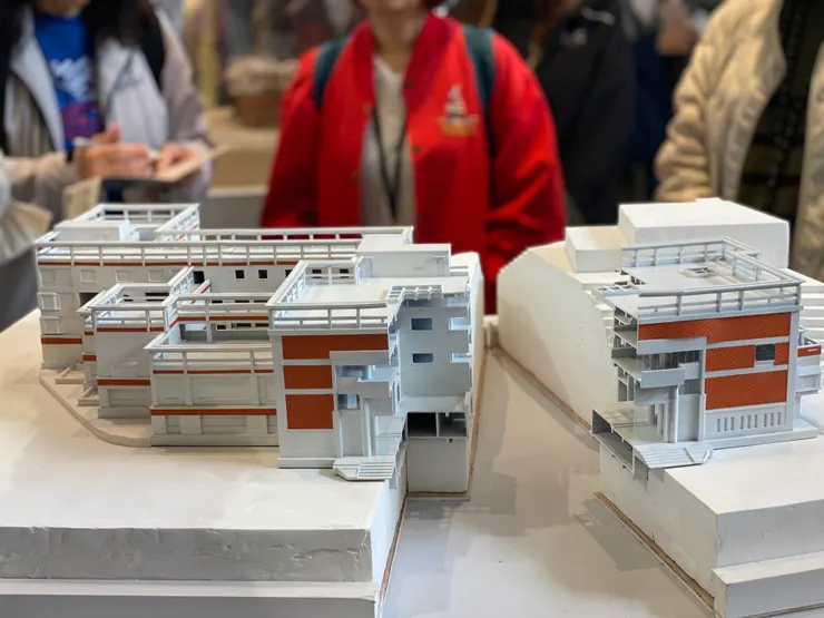 統計所建築模型，可看出其燕型空間與層疊感