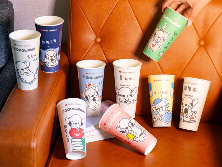 圖說：清心福全與圖文創作「變種吉娃娃」重磅聯名，首波9款厭世萌杯將於8月1日登場，為夏日飲品增添趣味。（資料來源：清心福全）