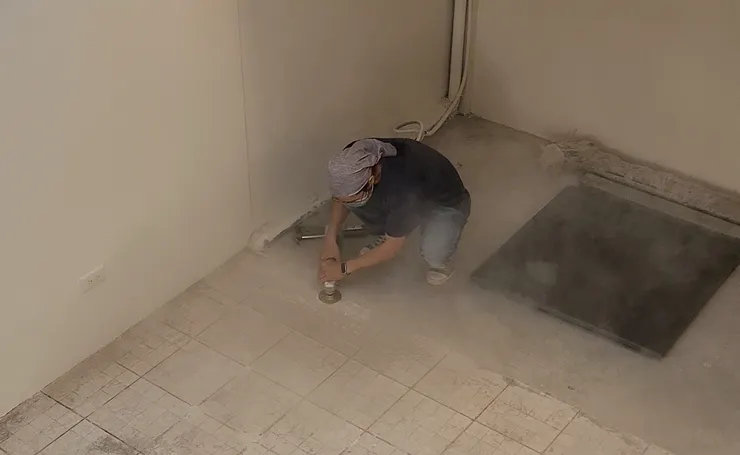 師傅特地給我看沒有使用集塵設備，哪些粉塵有多誇張，不敢想像吸入身體會怎麼樣 😨